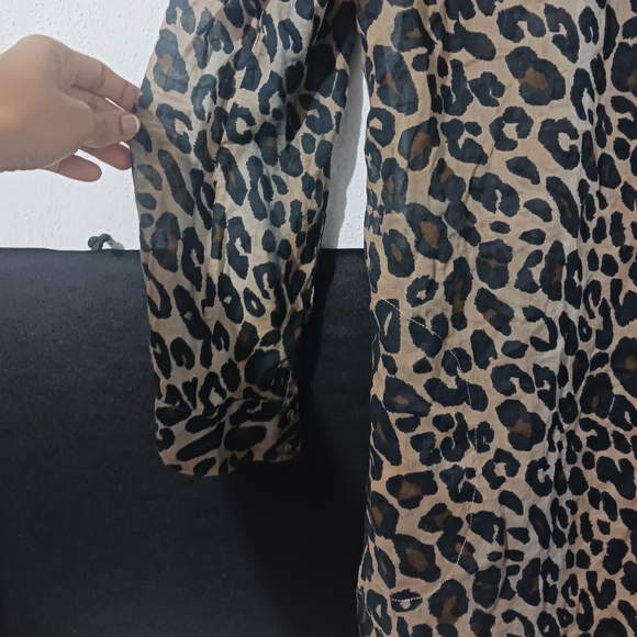 Zara Basic Women Leopard Printed long sleeve button down shirt - Picture 5 of 15